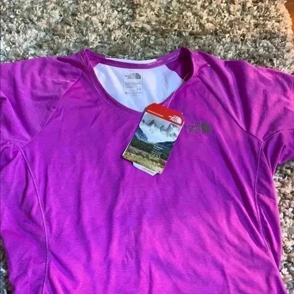 North face - Picture 1 of 4